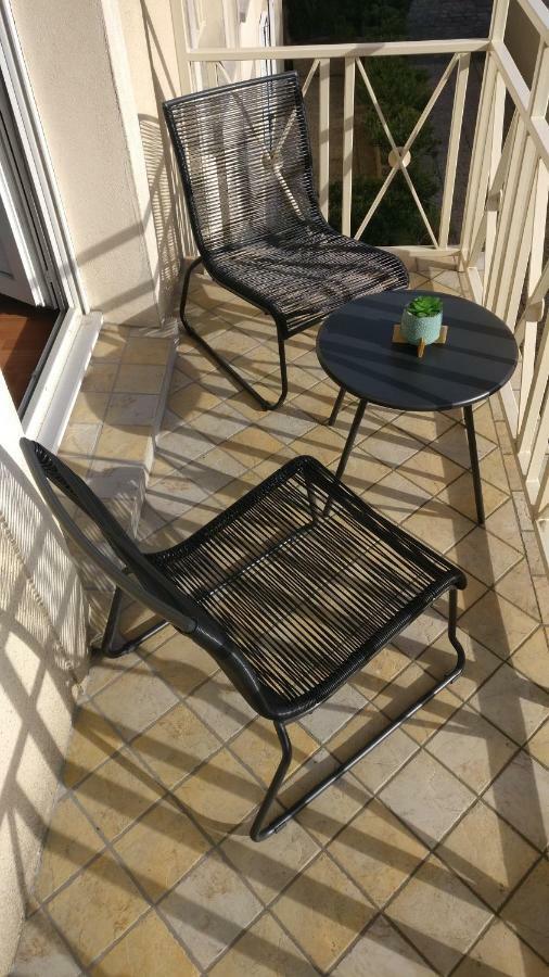 Royal By Beds4wanderlust - Place Du Marche Avec Parking Prive Appartement Fontainebleau